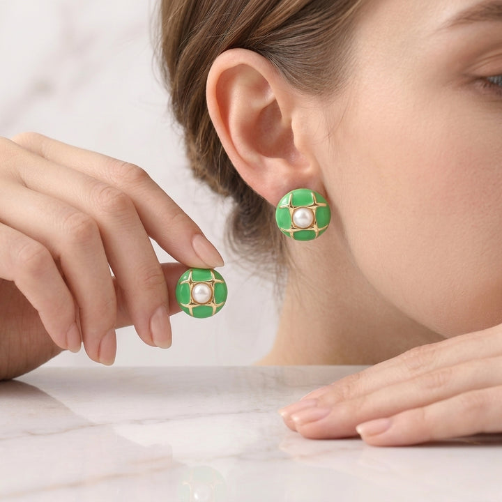 Pearly Luxury Gold Earring