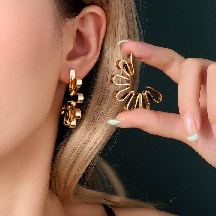 Maggie Luxury Gold Earring