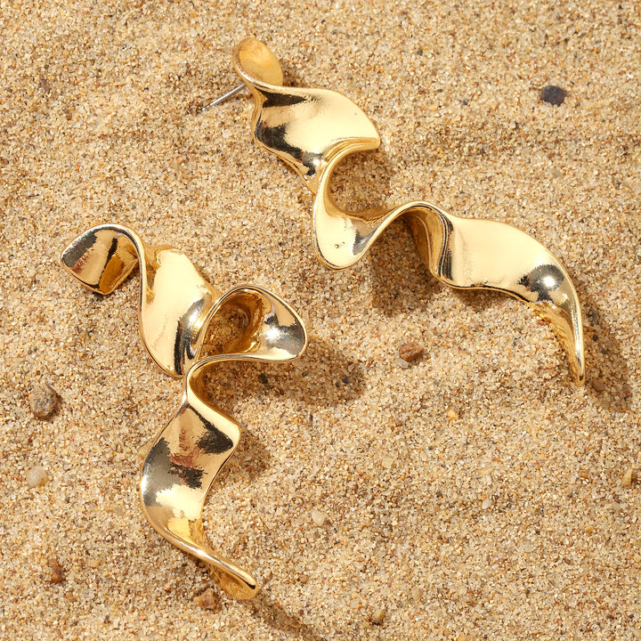 Upbeat Luxury Gold Earring