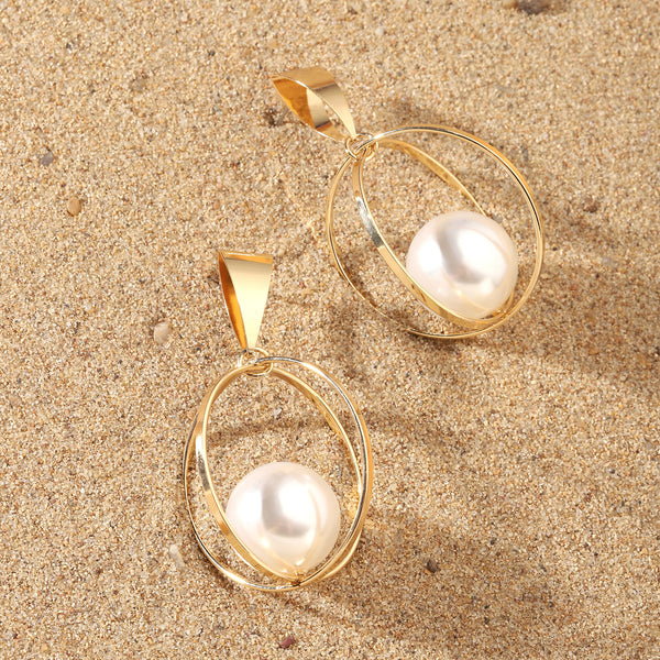 Ebullient Luxury Gold Earring