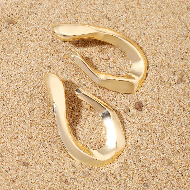 Elusive Luxury Gold Earring