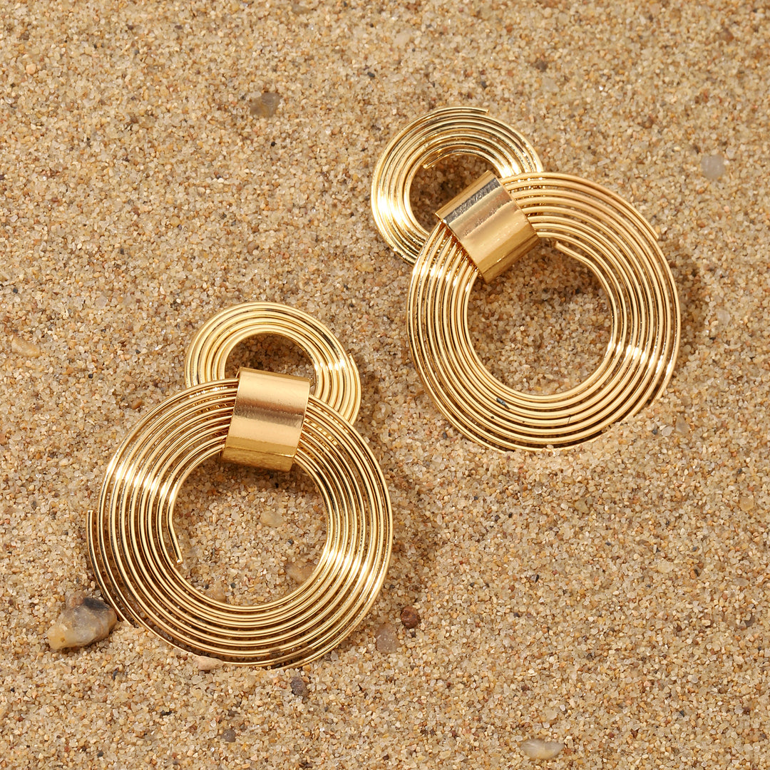 Affable Round Gold Earring