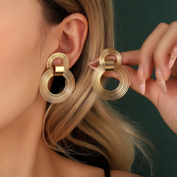 Affable Round Gold Earring