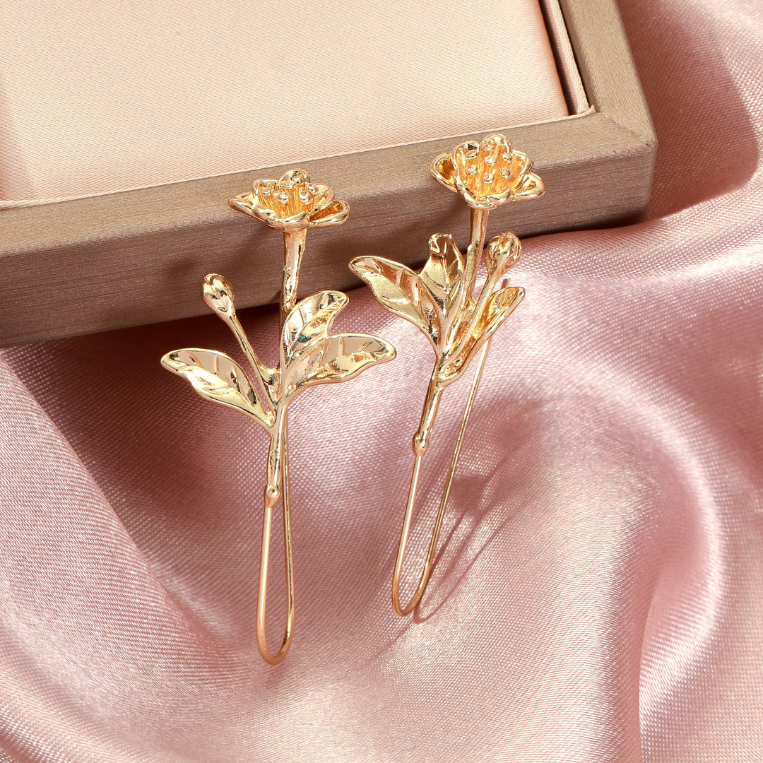 Rose Beast Gold Earring