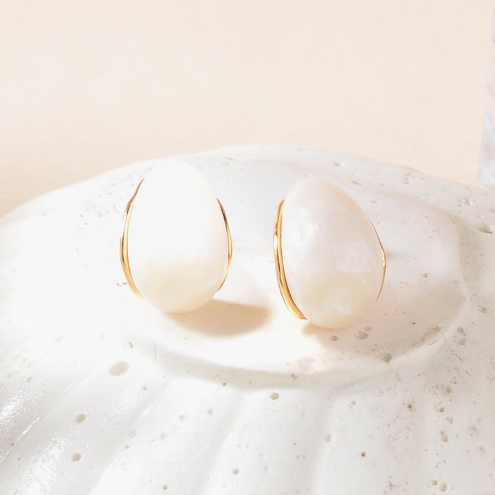 Snowflake Elegance Gold Earrings