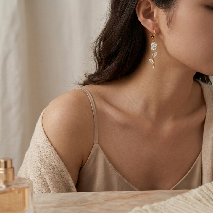 Tulip Velisse Earrings - White