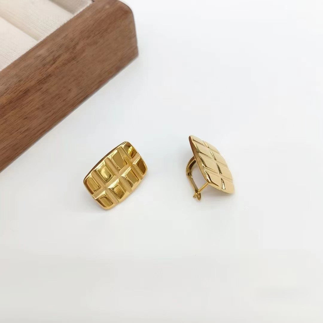 Glazed Grid Plug Studs