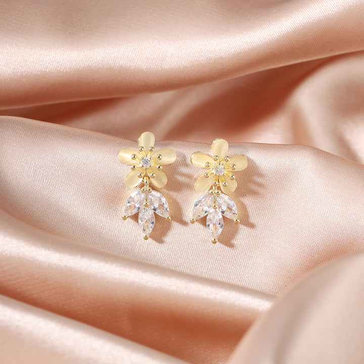 Frost Bloom Stud Earrings - Gold