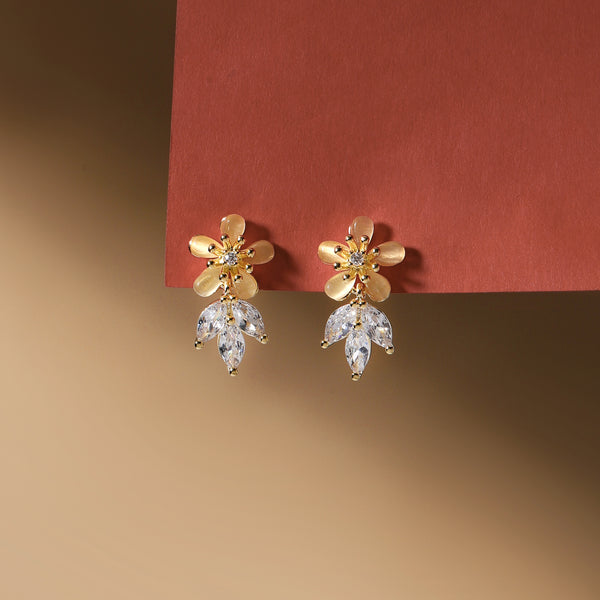 Frost Bloom Stud Earrings - Gold