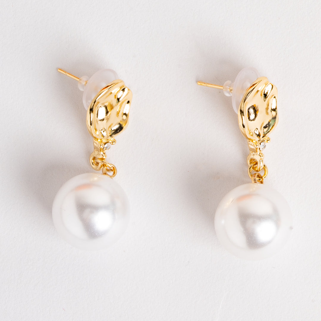 Elara Pearl Sculpted Drop Earrings