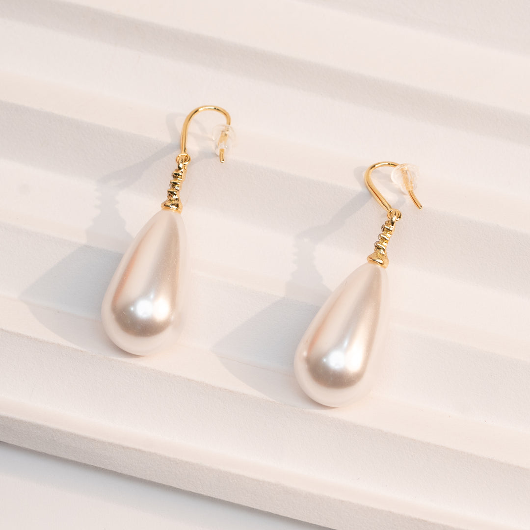 Amara Pearl Teardrop Earrings