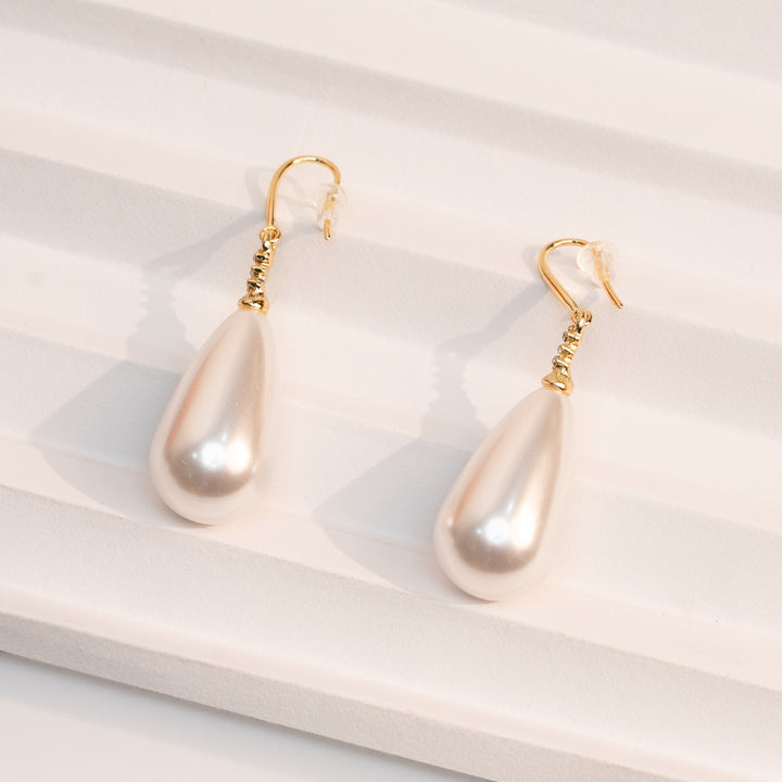 Amara Pearl Teardrop Earrings