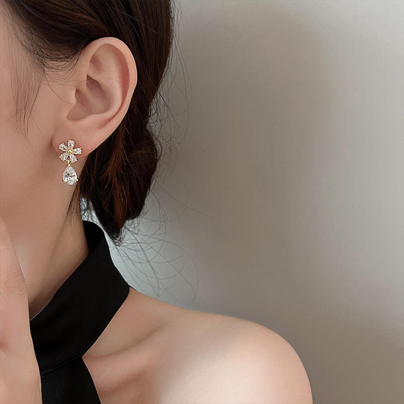 Bloomdrop Radiance Earrings