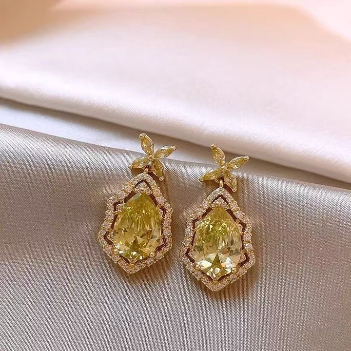 Flora Dewdrop Halo Earrings