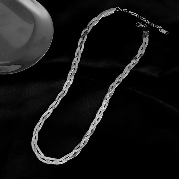 Effortless Glamour Silver Chain