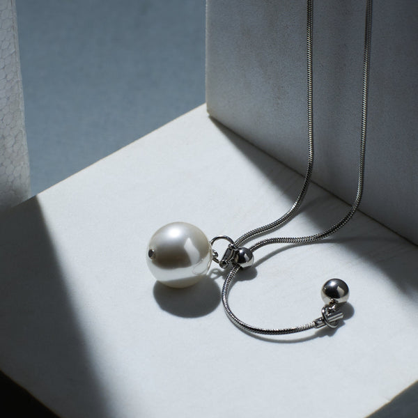 Elegant Silver Swirl Tassel Chain