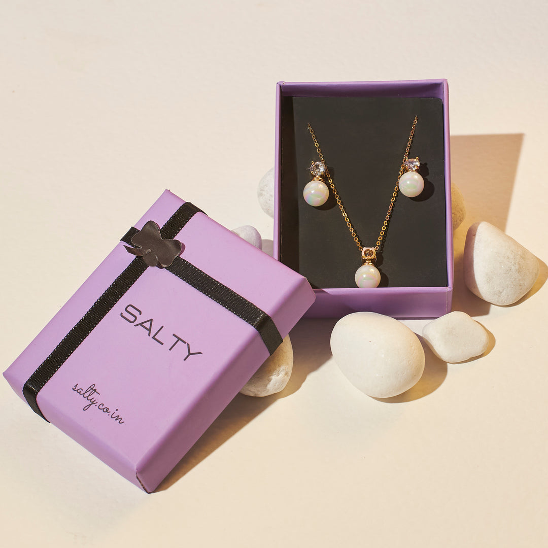 Elegant White Akoya Pearl Jewelry Set