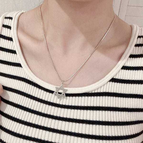 Elio and Oliver Star Necklace