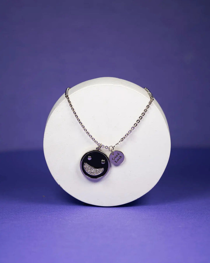 Funny Smiley Necklace - Salty Accessories