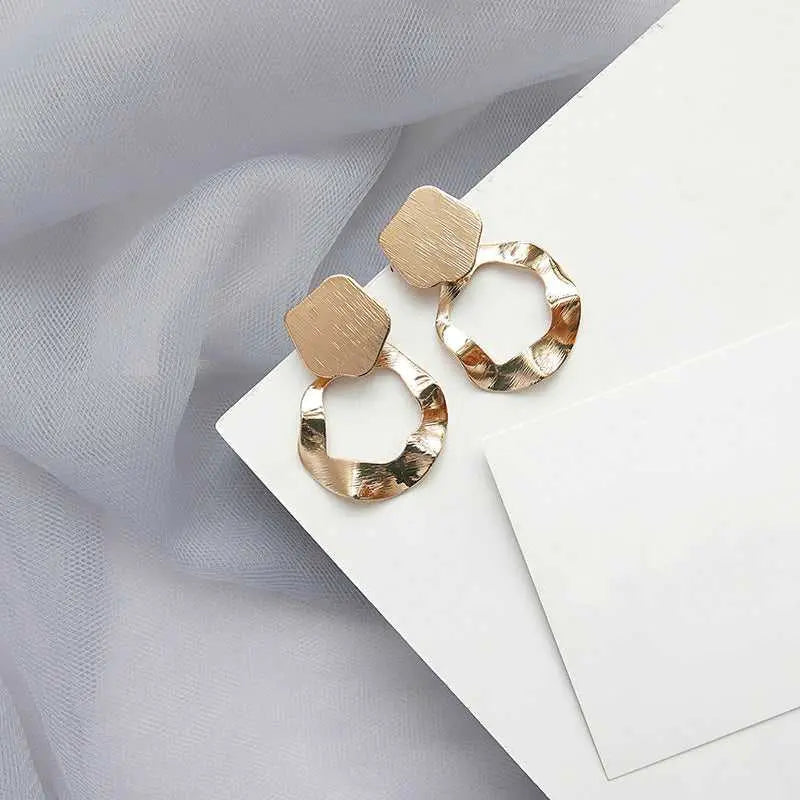 Gold Shine Asymmetrical Wavy Round Drop Earrings - Salty Accessories