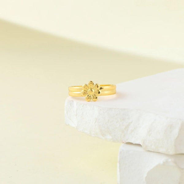 Golden Daisy Ring