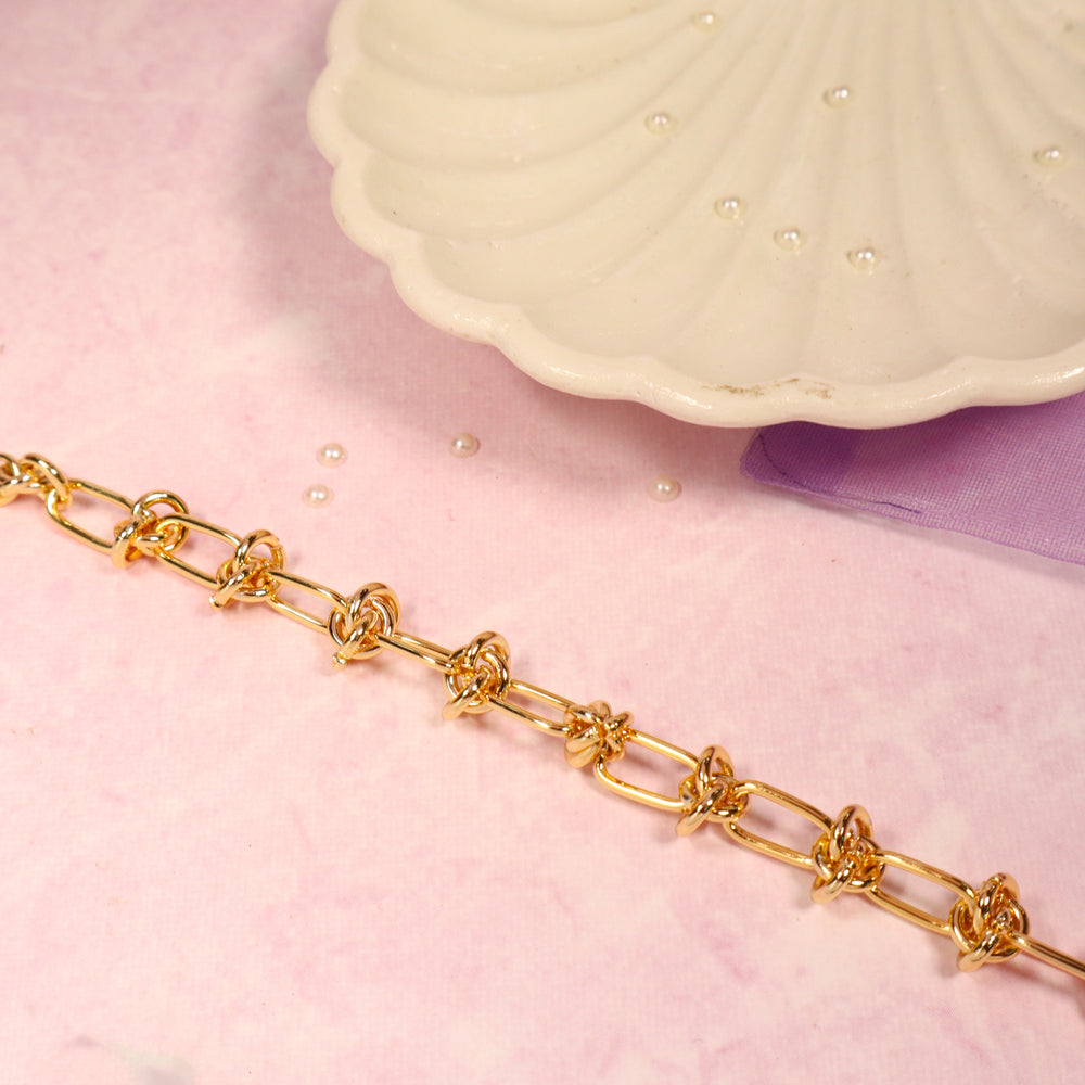 Golden Link Chain Glam Bracelet Salty