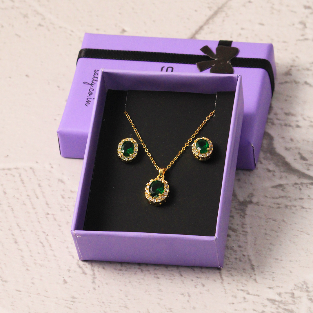 Grene Diamond Earrings and Necklace Set