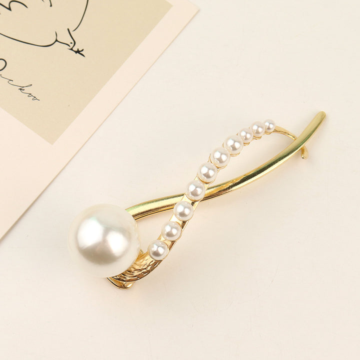 Luna Pearl Pin