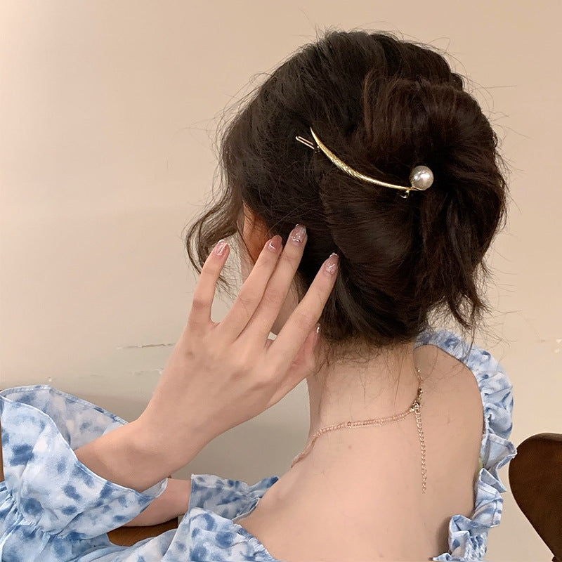 Daisy Twist Bun Pin
