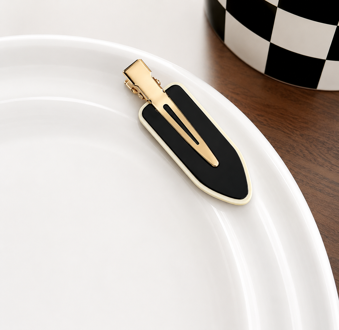 Noir Oval Hair Clip