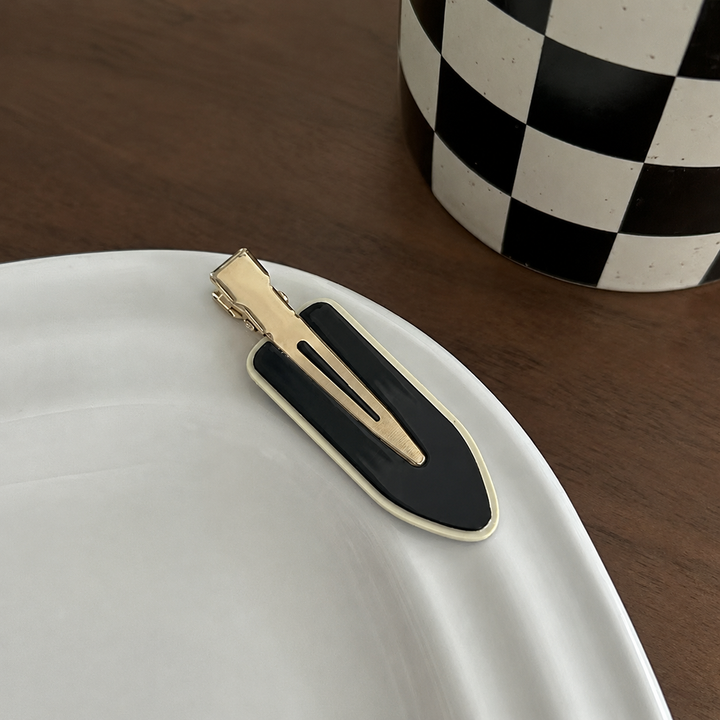 Noir Oval Hair Clip