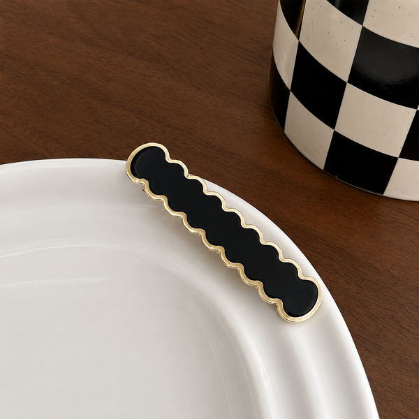 Noir Cloud Wave Hair Clip