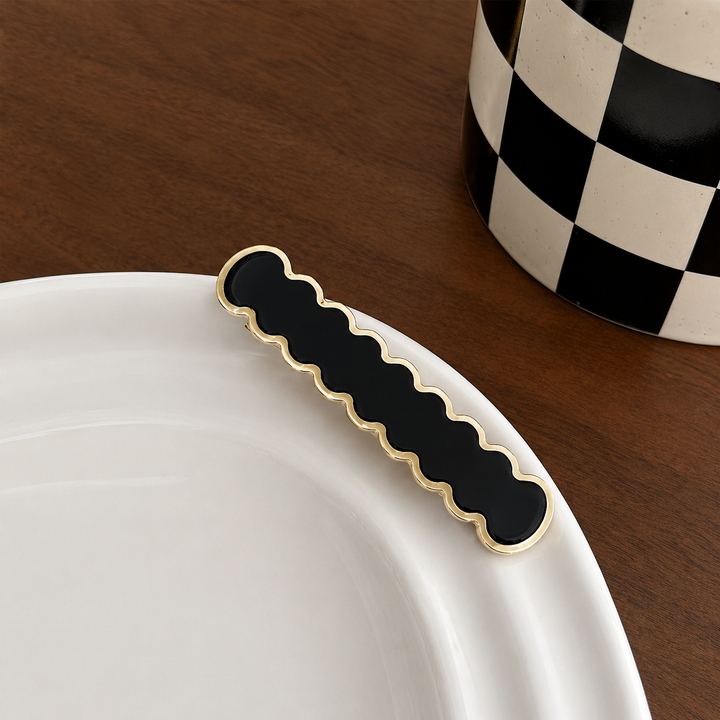 Noir Cloud Wave Hair Clip