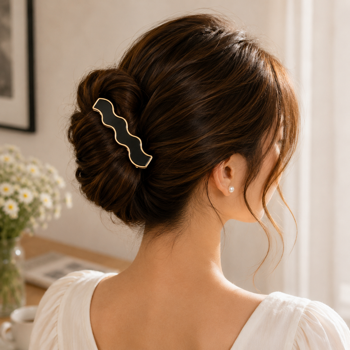 Noir Curve Hair Clip