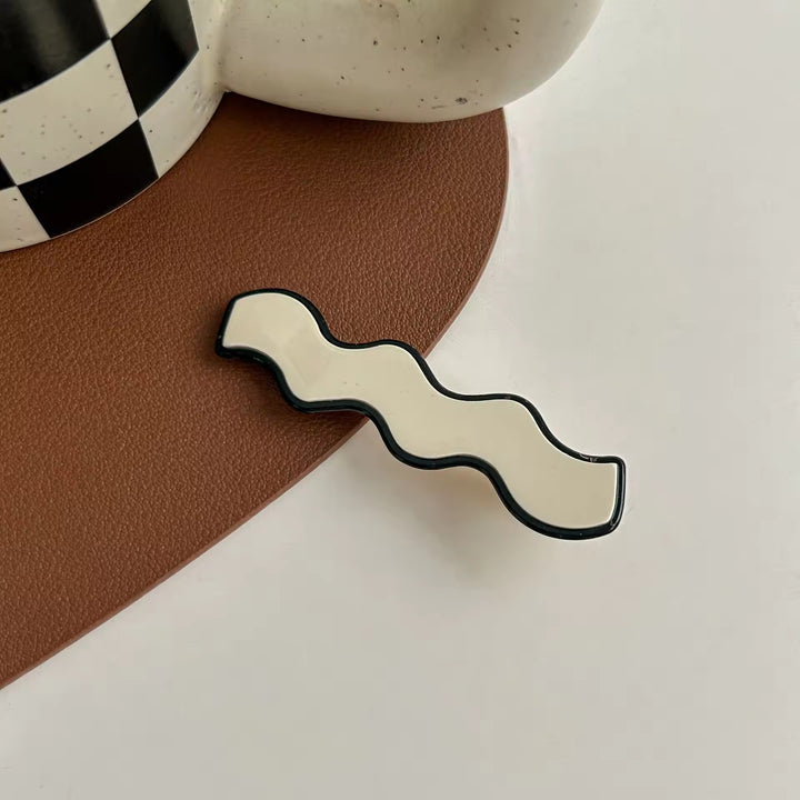 Cream Curve Hair Clip