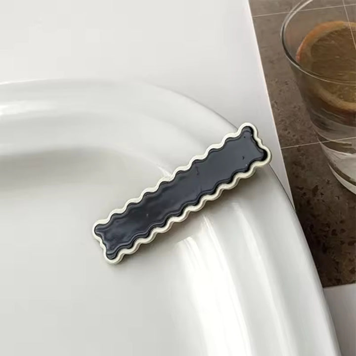 Noir Ripple Hair Clip