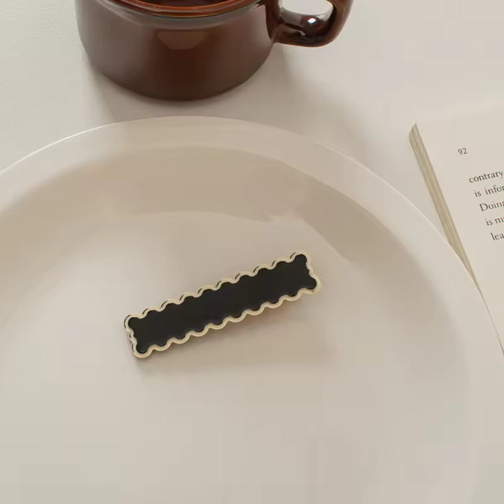 Noir Ripple Hair Clip