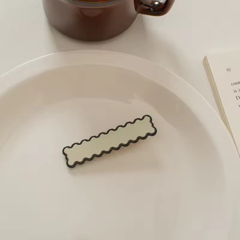 Cream Ripple Hair Clip
