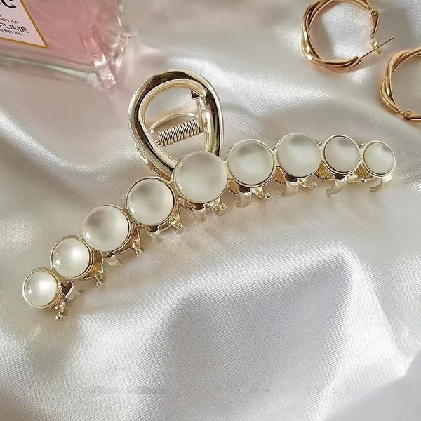 Pearl Orb Hair Claw