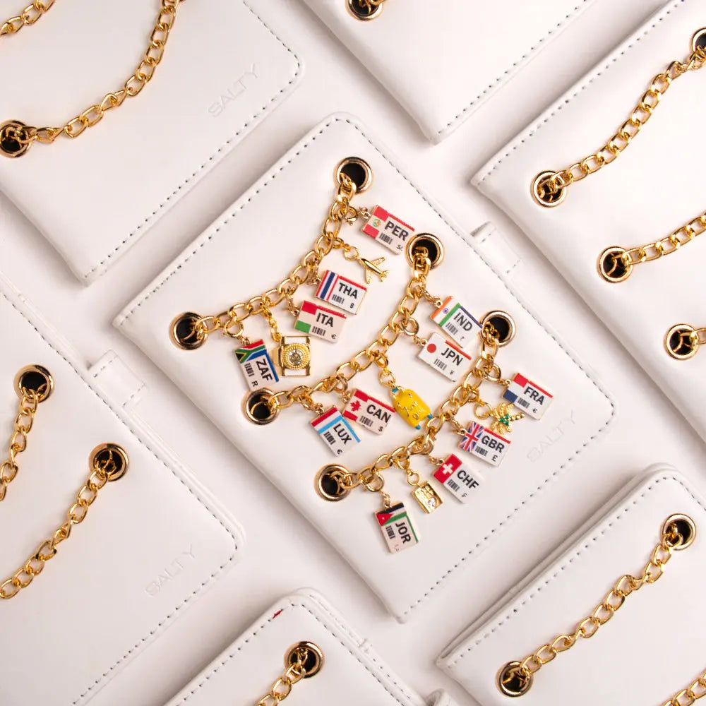 Hawaizaada Passport Cover - White | Salty