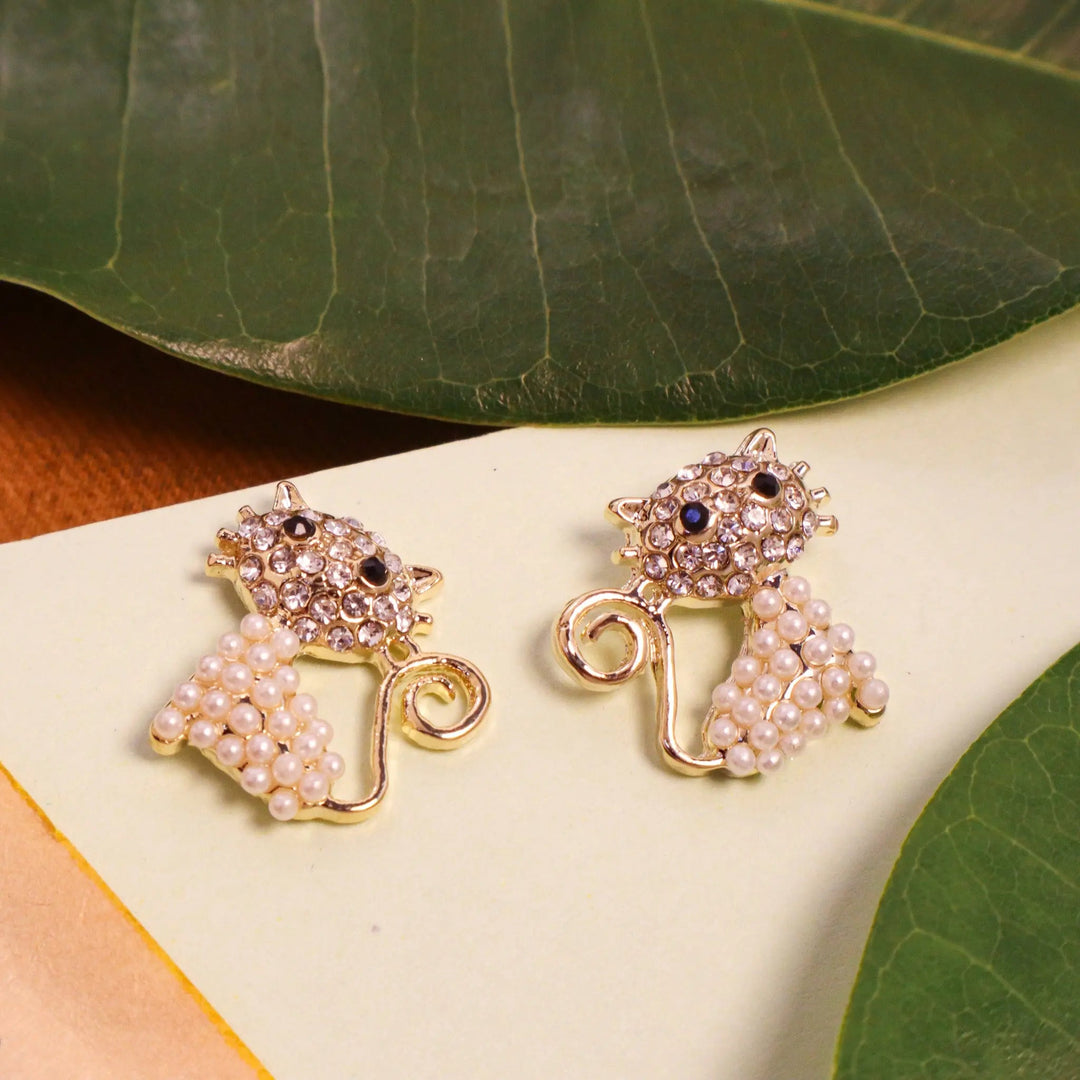 Hello kitty crystal Stud - Salty Accessories