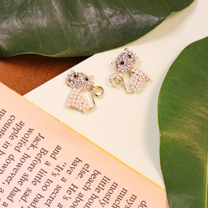 Hello kitty crystal Stud - Salty Accessories