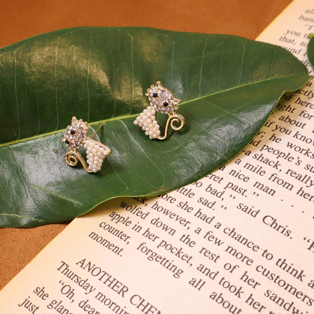 Hello kitty crystal Stud - Salty Accessories