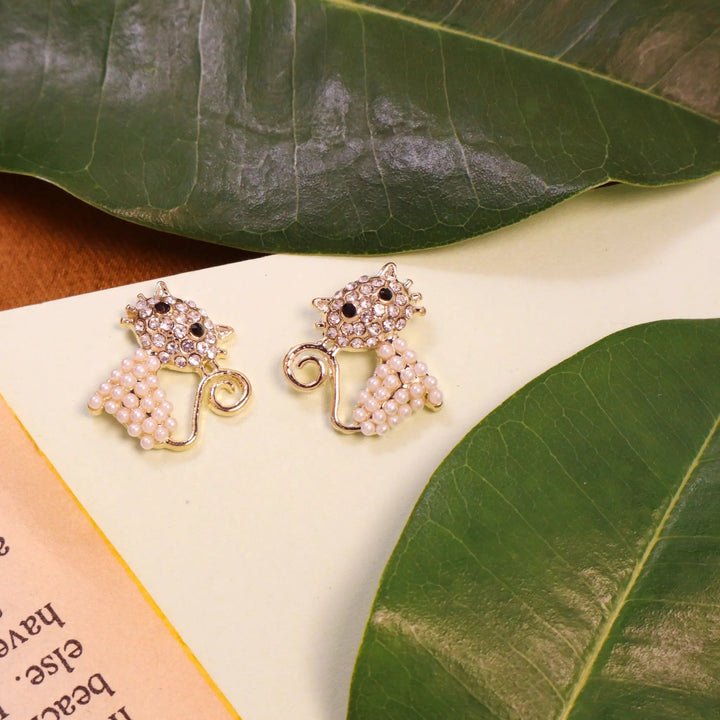 Hello kitty crystal Stud - Salty Accessories