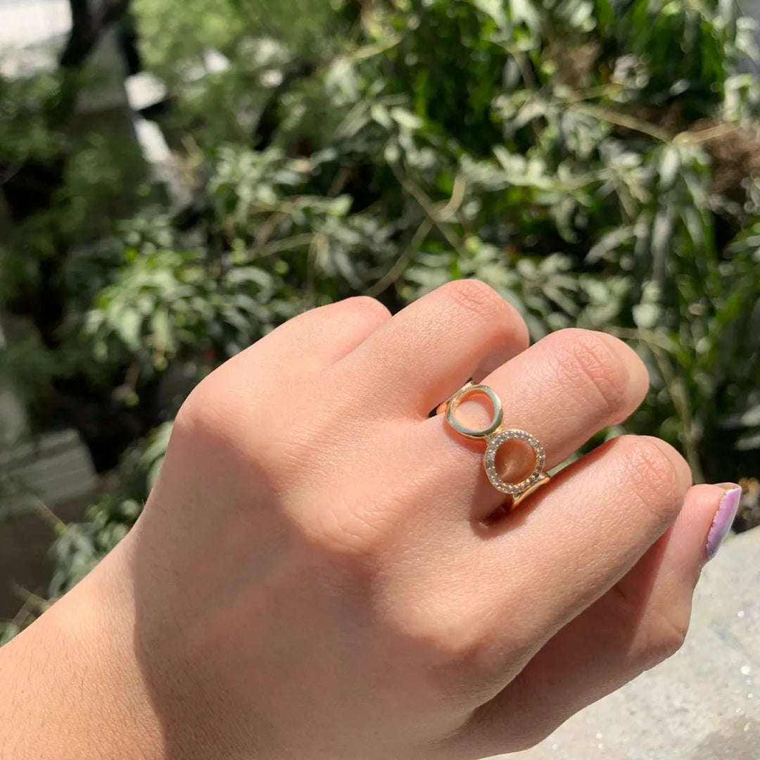 Hollow Circles Golden Band - Salty Accessories