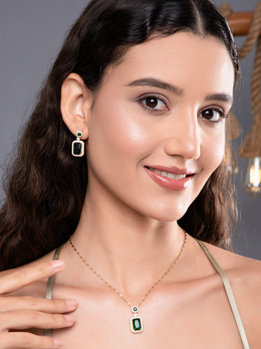 Kiara Advani Green Emerald Necklace and Earrings Set - 18K Gold Plated - Salty Accessories