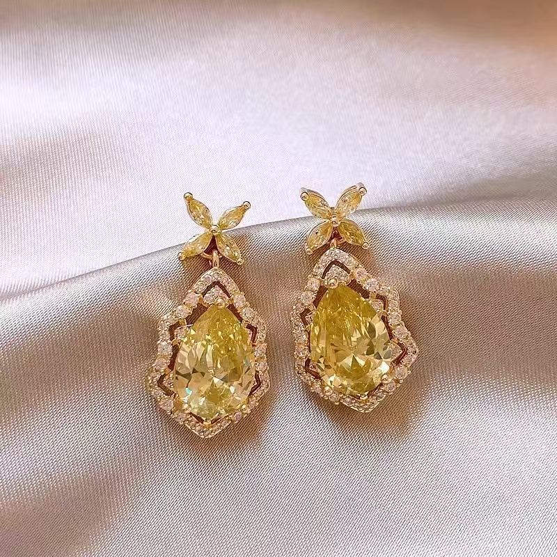 Flora Dewdrop Halo Earrings