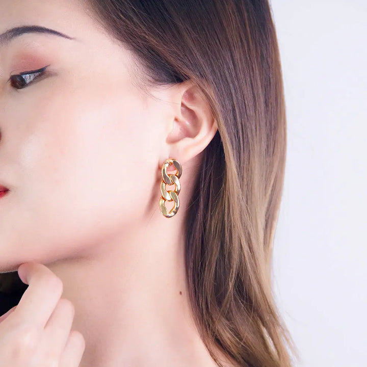 Interlinked Chain Minimalist Drop Earrings - Gold