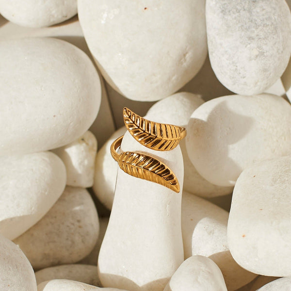 Ivy Embrace Golden Ring