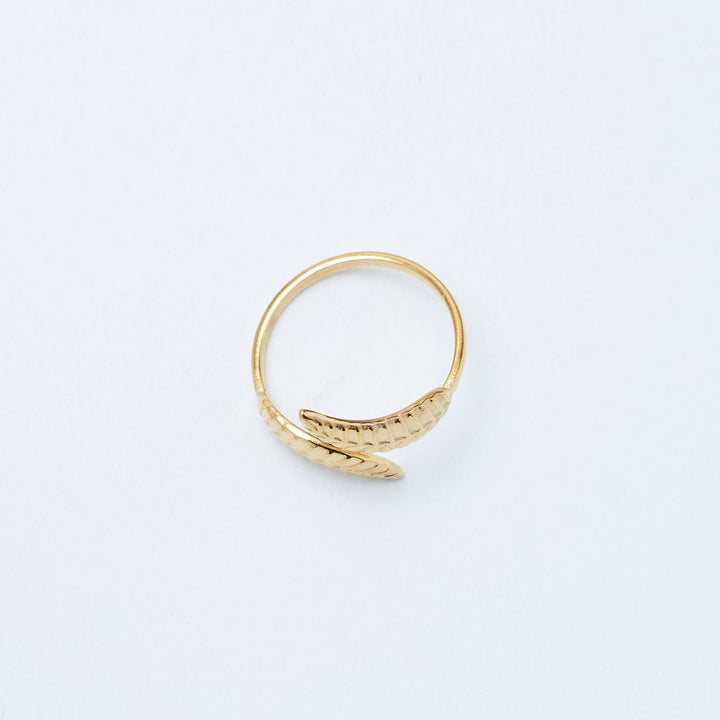 Ivy Embrace Golden Ring